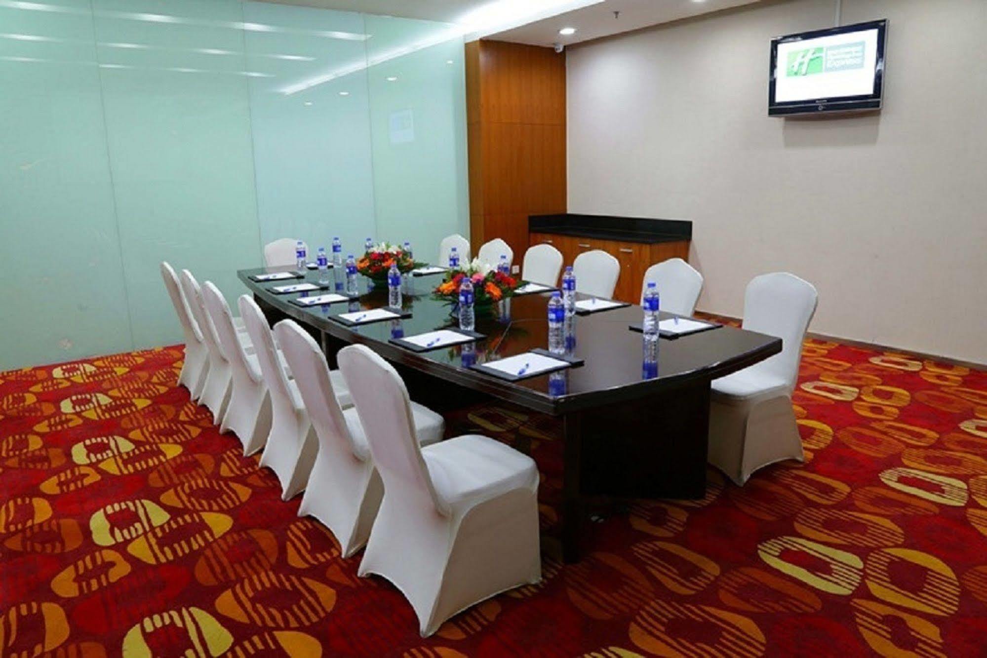 Holiday Inn Express Tianjin Binhai Εξωτερικό φωτογραφία